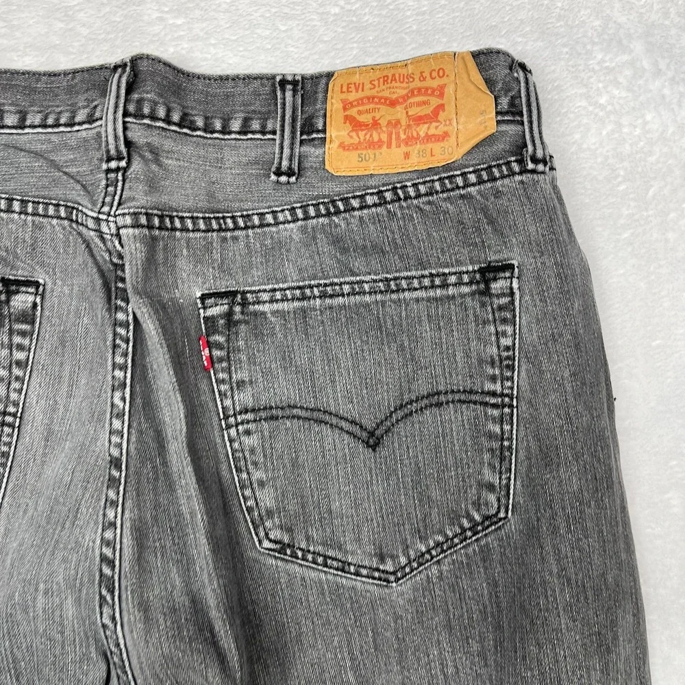 Levi's 501 Original Jeans Men's Gray‎ Denim Classic Straight Button Fly - 37x28